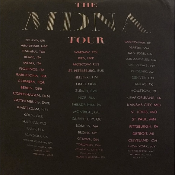The MDNA Tour Madonna T-Shirt Size M - Picture 3 of 4